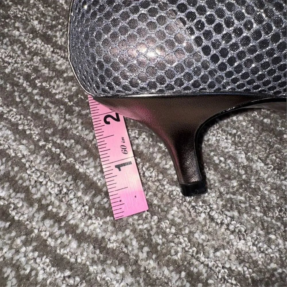 Adrianna Papell Womens Silver Honeycomb Glitter Mesh‎ Kitten Heels Size 8.5 Pump